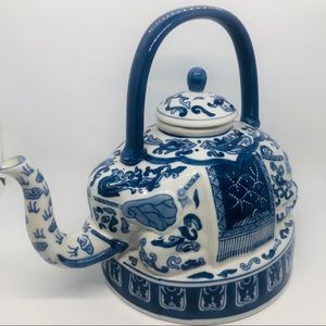 Bombay porcelain elephant teapot blue